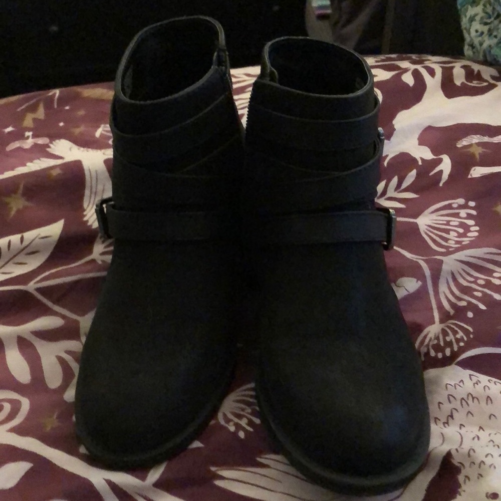 Sonoma woman’s shoes